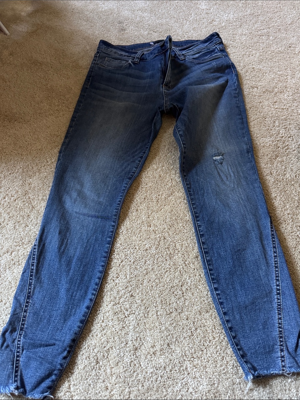 Kut from the Kloth Mid/Dark Blue Skinny Jeans